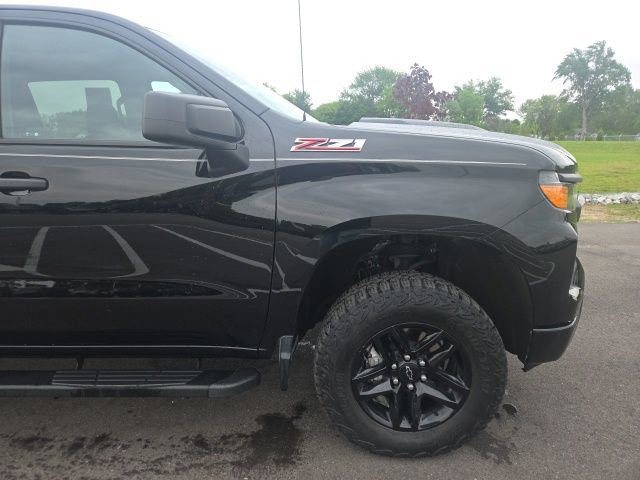Used 2024 Chevrolet Silverado 1500 Custom Trail Boss AWD/4WD image 5