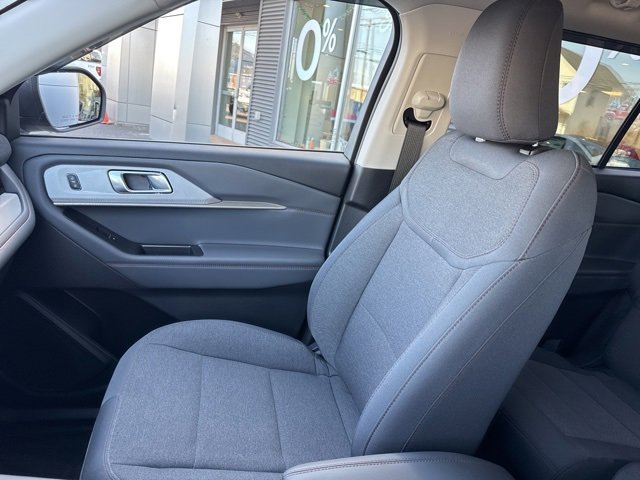 Certified 2025 Ford Explorer Active image 26