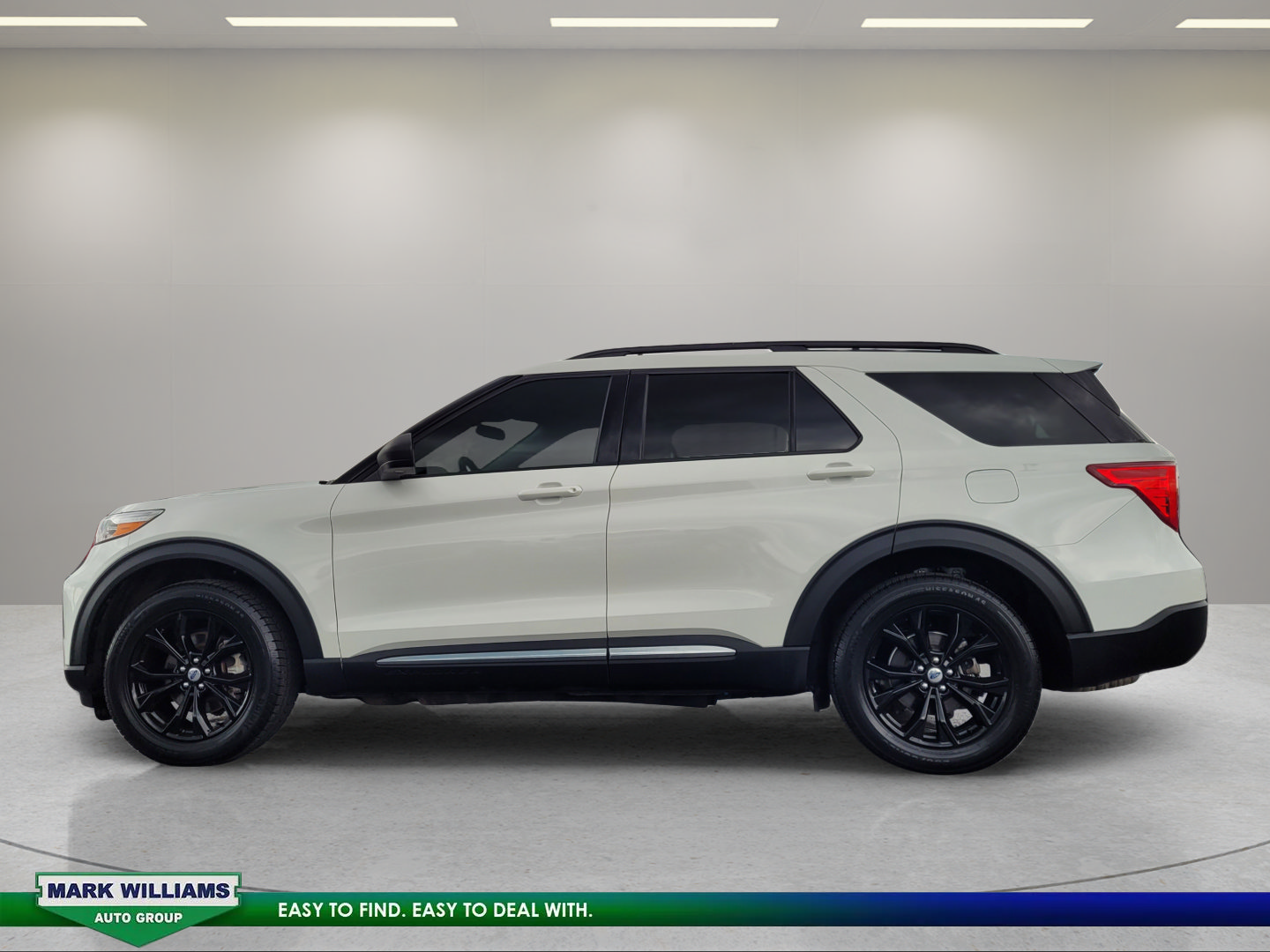 Certified 2023 Ford Explorer XLT w/ Equipment Group 202A AWD/4WD image 7