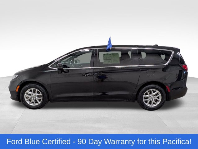 Used 2025 Chrysler Pacifica Select