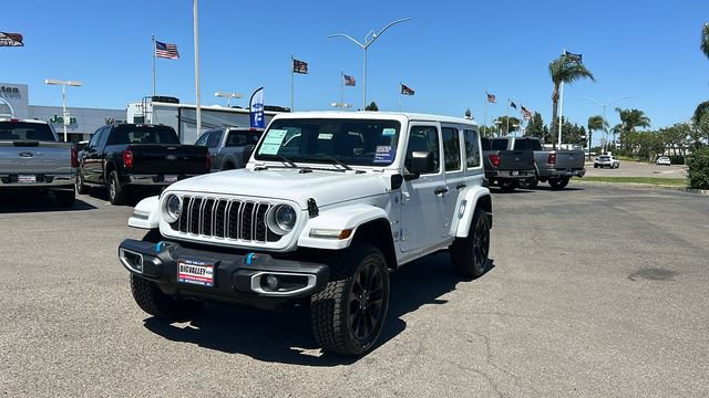 Used 2024 Jeep Wrangler Unlimited Sahara AWD/4WD image 8