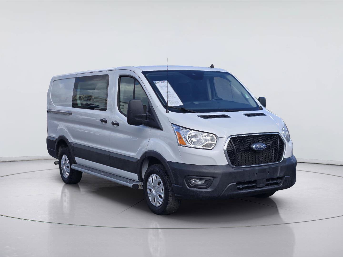 Certified 2022 Ford Transit 250 Low Roof w/ Exterior Upgrade Package RWD image 3