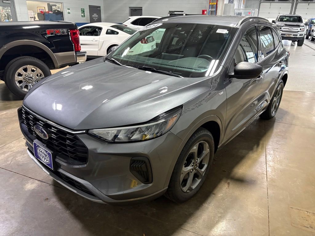 Certified 2024 Ford Escape ST-Line w/ Tech Pack #1 AWD/4WD image 4