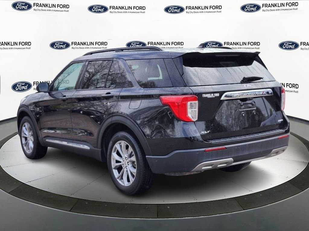 Certified 2022 Ford Explorer XLT w/ Equipment Group 202A image 3