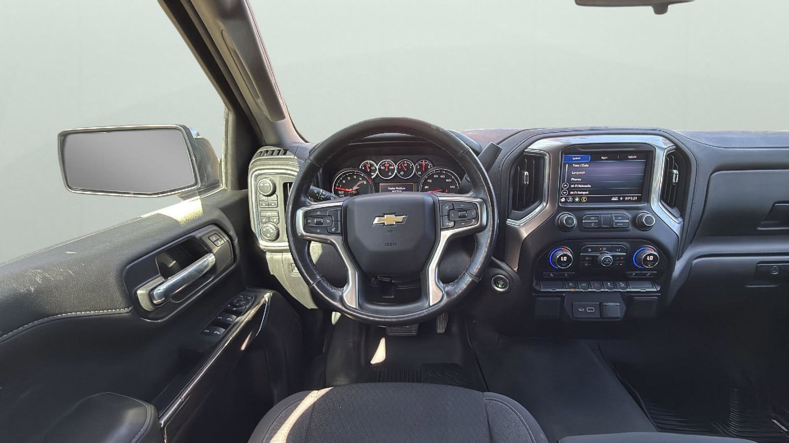 Used 2021 Chevrolet Silverado 1500 LT w/ Z71 Off-Road Package image 11