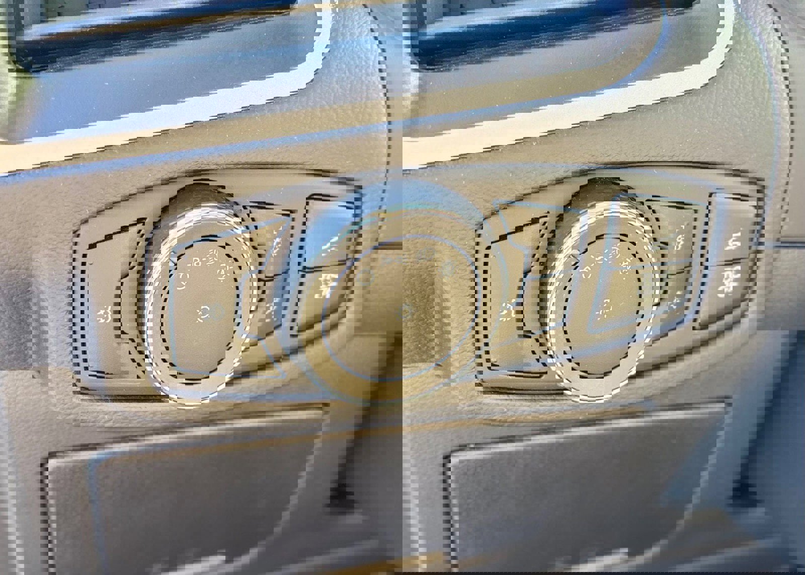 Certified 2024 Ford Edge SEL w/ Convenience Package image 29