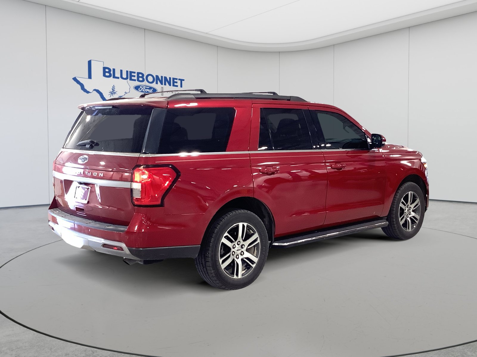 Certified 2022 Ford Expedition XLT RWD image 4