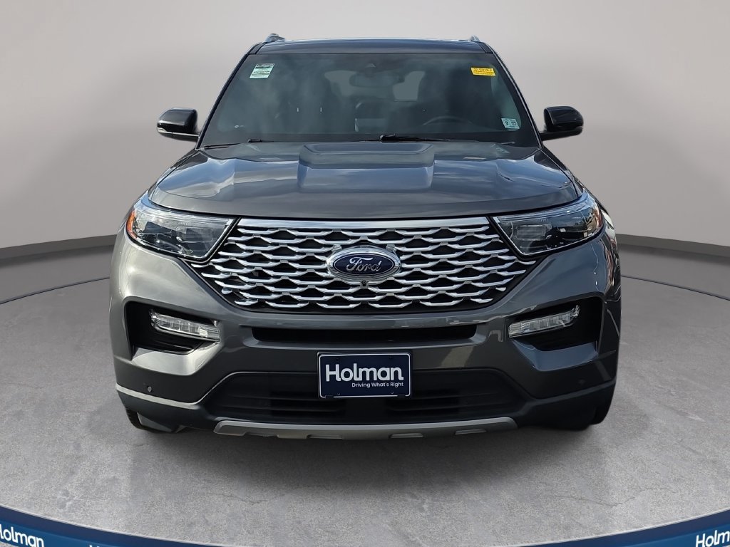 Certified 2022 Ford Explorer Platinum w/ Equipment Group 601A AWD/4WD image 2