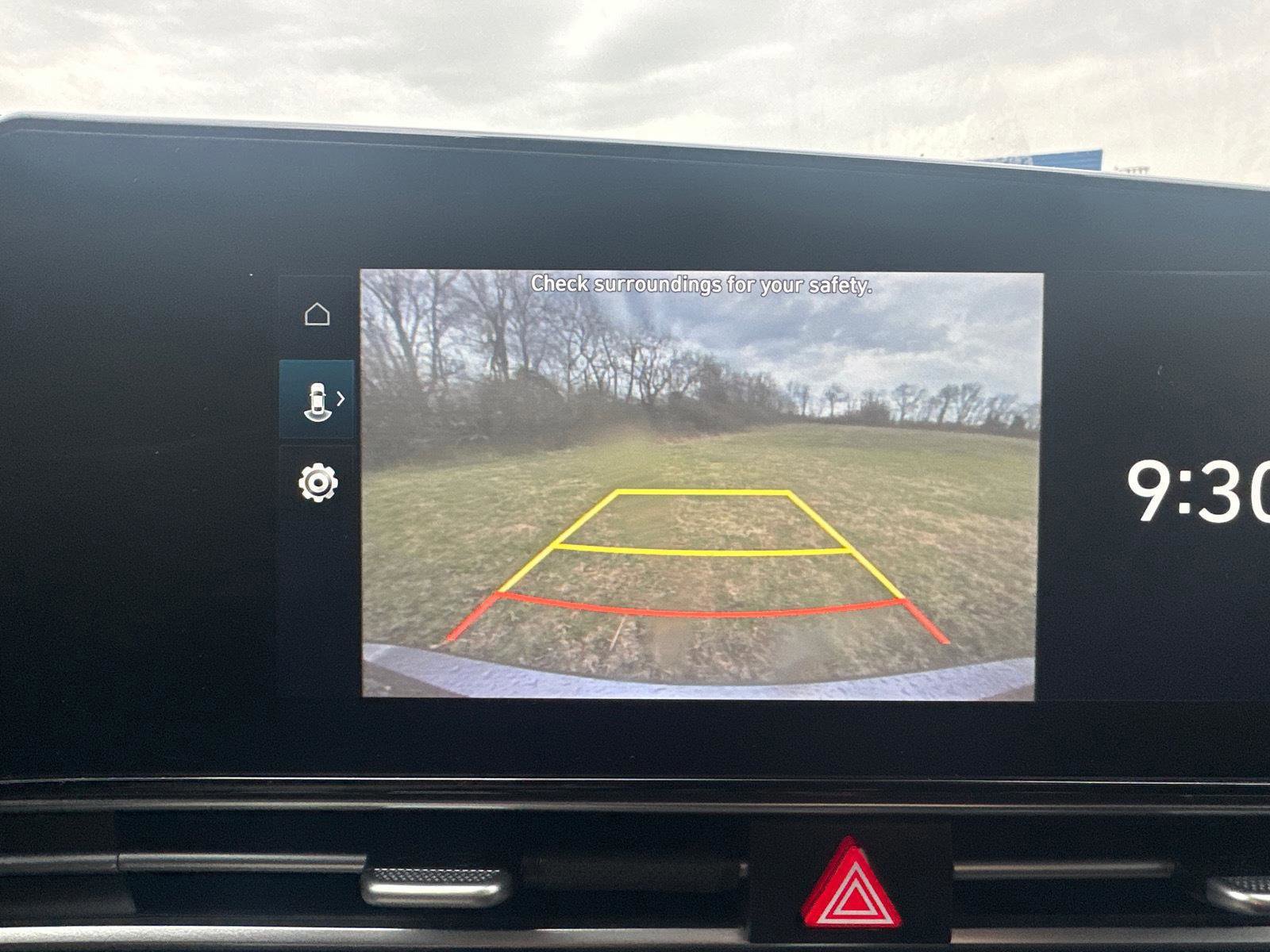 Used 2023 Hyundai Elantra SEL w/ Convenience Package image 13