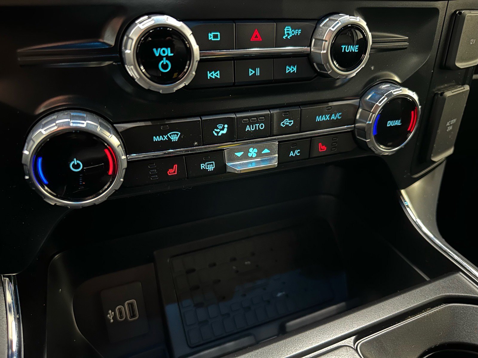 Certified 2025 Ford F150 XLT w/ Equipment Group 302A MID image 41