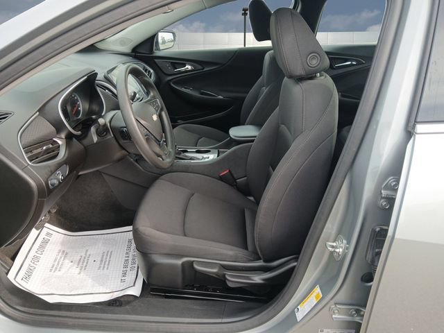 Used 2025 Chevrolet Malibu LS FWD image 9