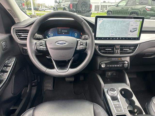 Certified 2024 Ford Escape Platinum w/ Class II Trailer Tow Package AWD/4WD image 16