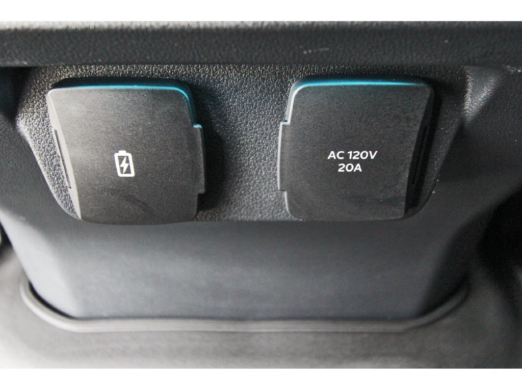 Certified 2025 Ford F150 Raptor AWD/4WD image 14