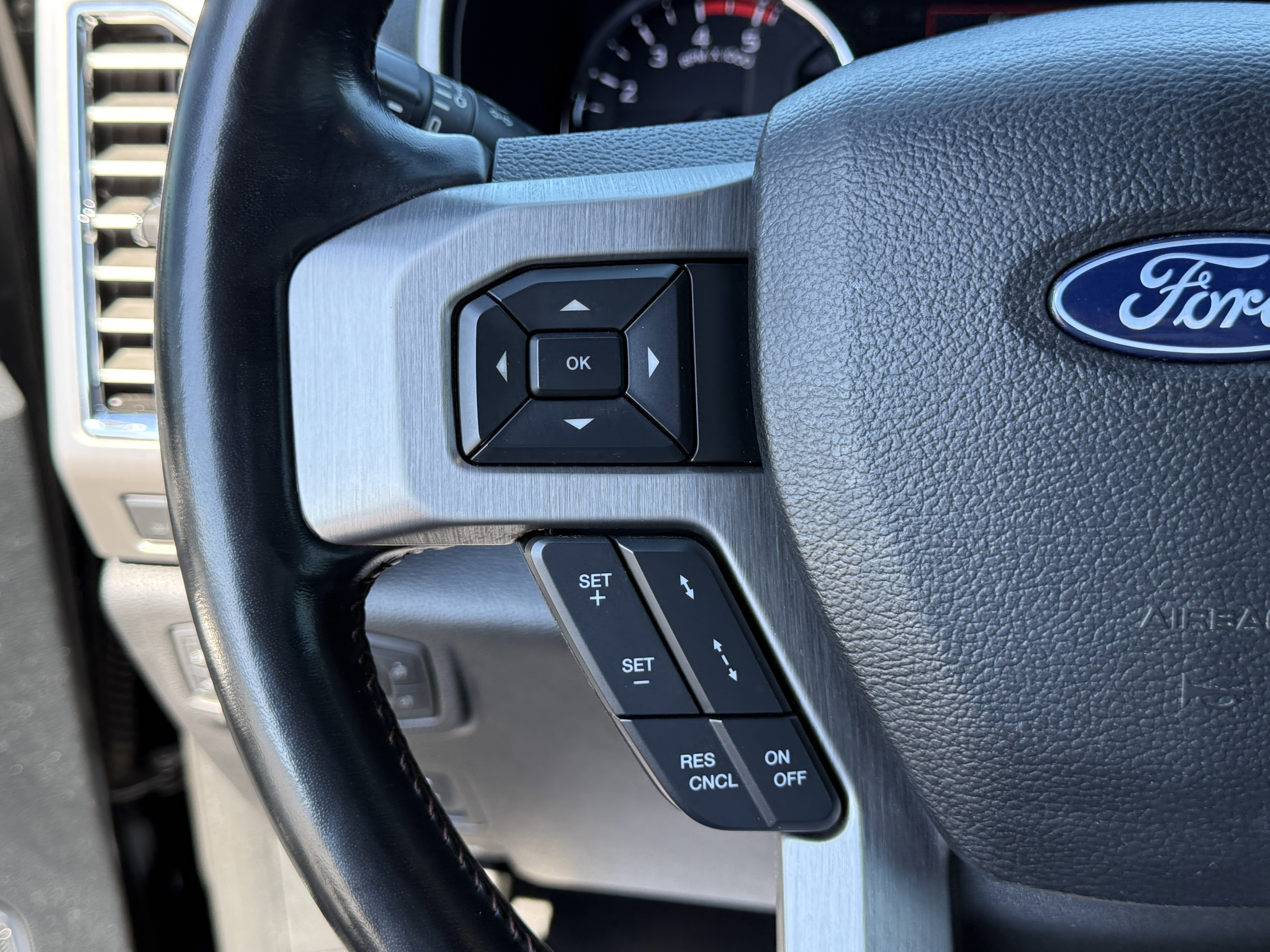 Certified 2018 Ford F450 Platinum w/ Platinum Ultimate Package image 25