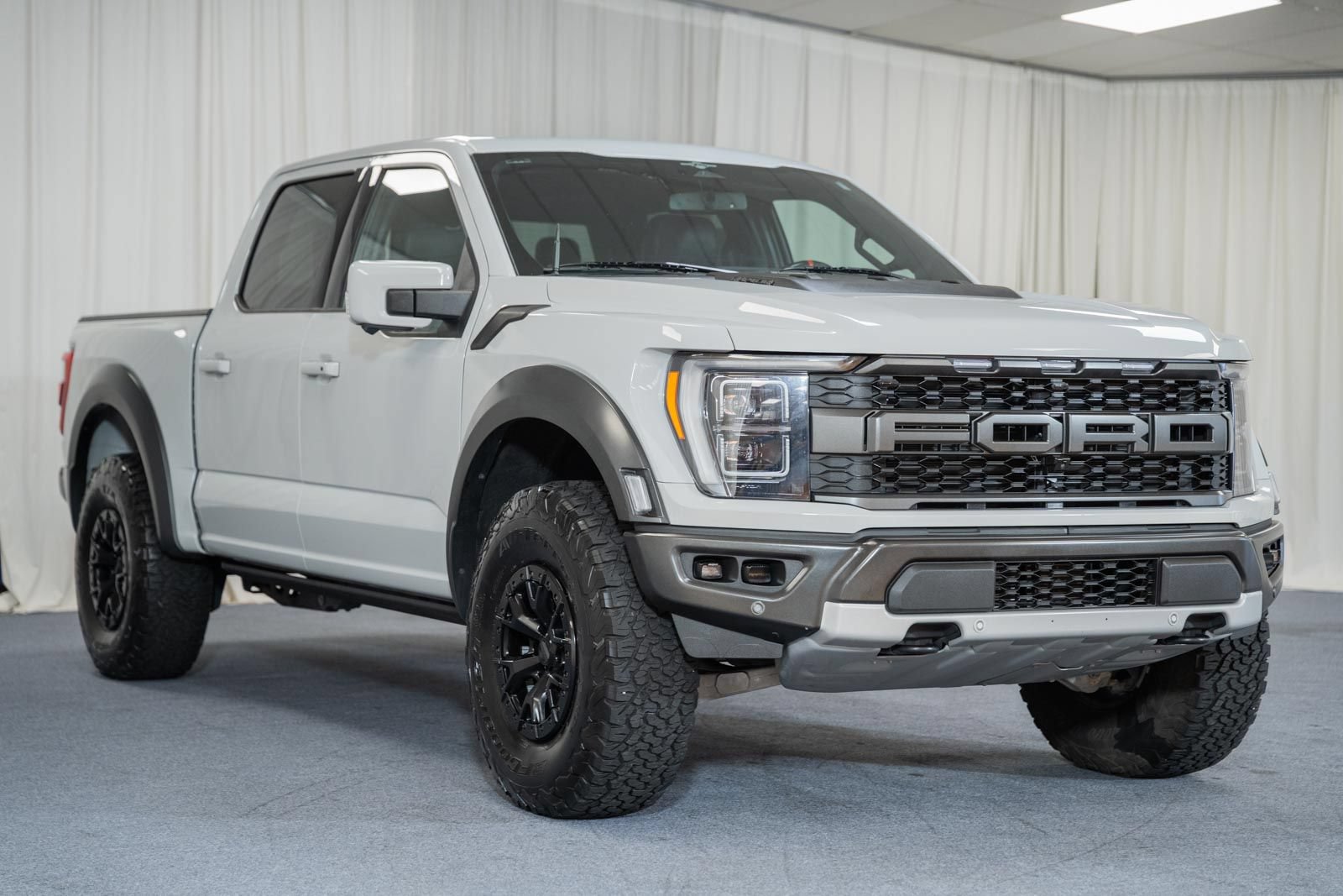 Certified 2023 Ford F150 Raptor w/ Raptor 37 Performance Package AWD/4WD image 1
