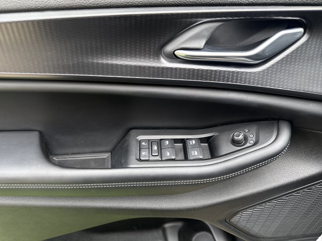 Used 2025 Jeep Grand Cherokee Laredo X w/ Luxury Tech Group I RWD image 13