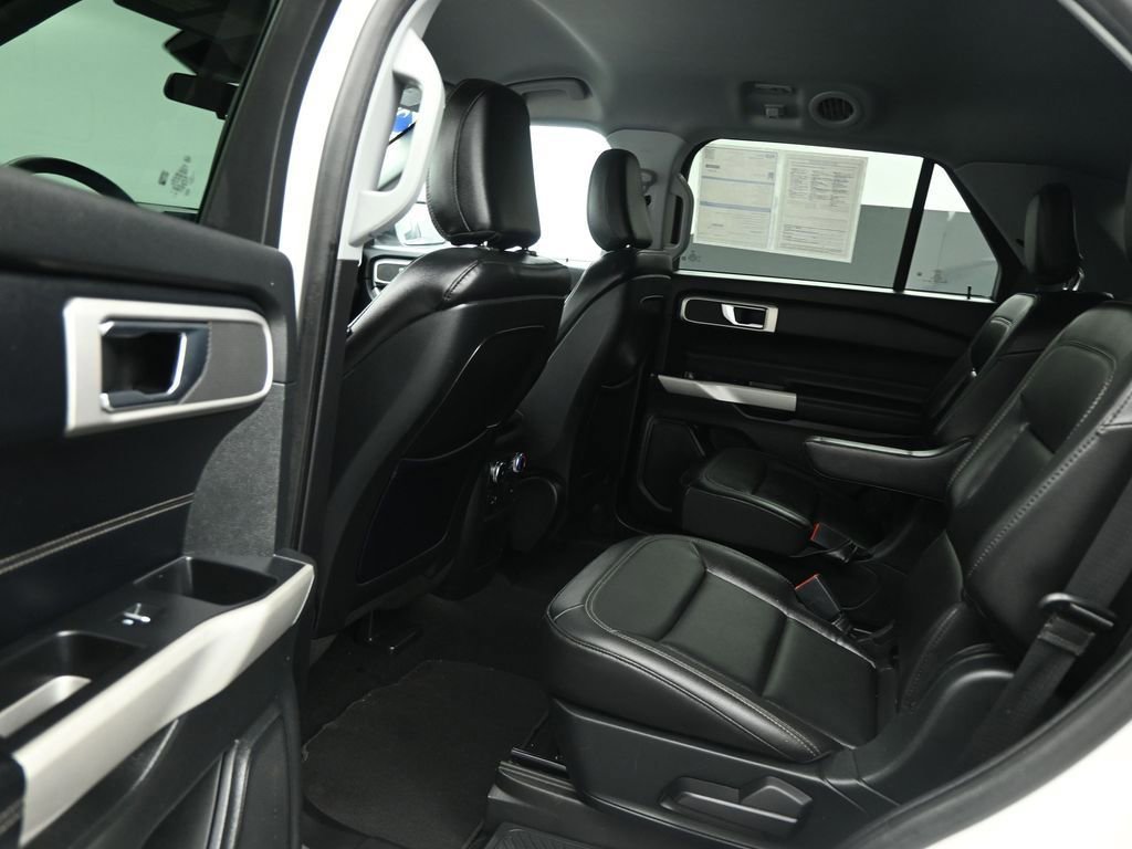Certified 2020 Ford Explorer XLT w/ Equipment Group 202A image 44