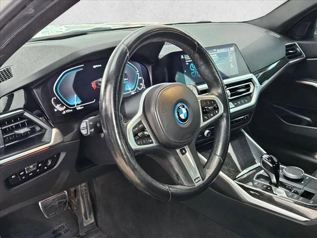 Used 2022 BMW 330e w/ M Sport Package RWD image 10
