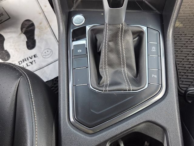 Used 2024 Volkswagen Tiguan SE R-Line FWD image 19