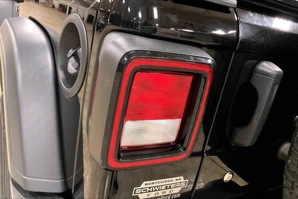 Used 2020 Jeep Wrangler Sport AWD/4WD image 27