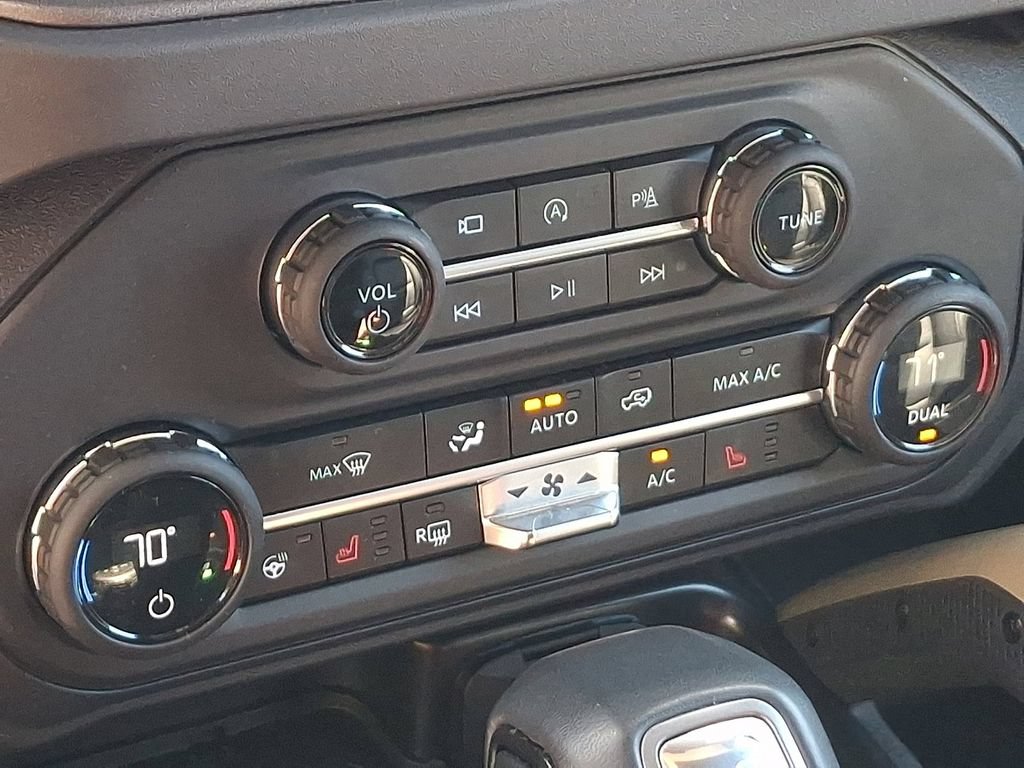 Certified 2025 Ford Bronco Badlands AWD/4WD image 13