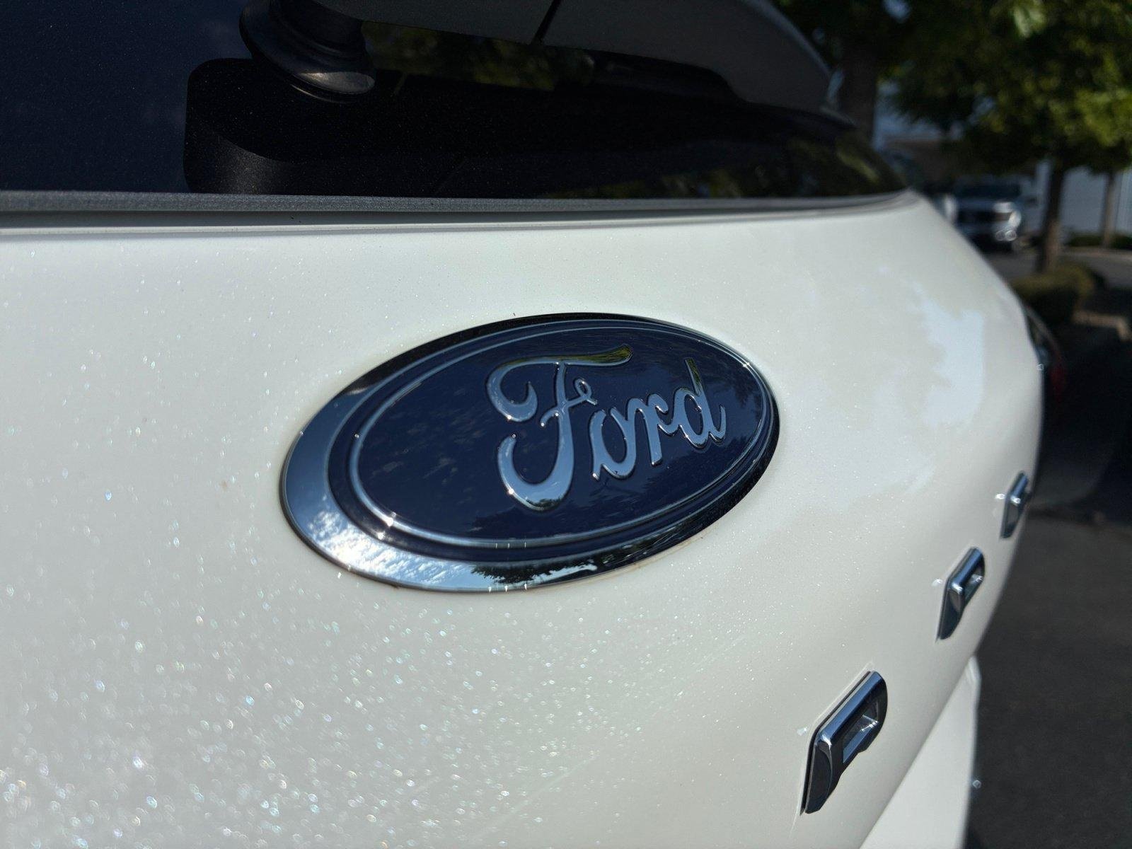 Certified 2025 Ford Escape SE FWD image 24