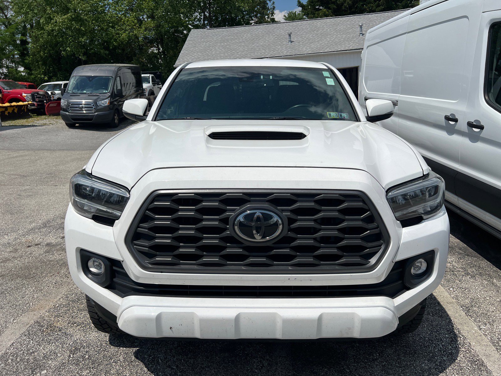 Used 2022 Toyota Tacoma TRD Sport w/ Technology Package AWD/4WD image 2