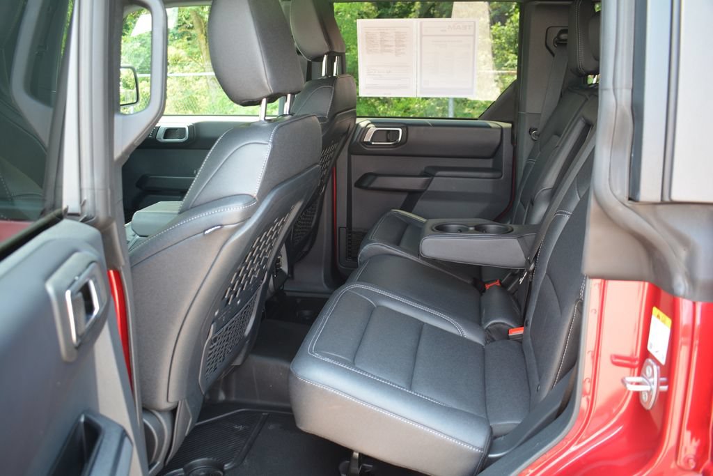Certified 2025 Ford Bronco Badlands w/ Sasquatch Package AWD/4WD image 24