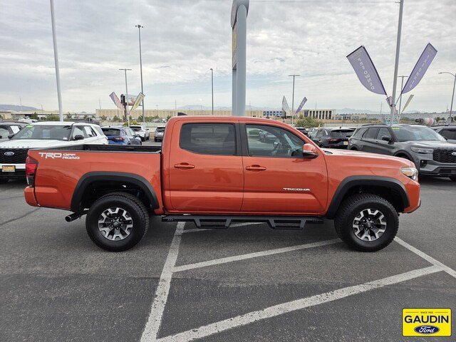 Used 2018 Toyota Tacoma TRD Off-Road w/ Technology Package RWD image 8