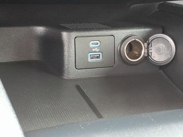 Certified 2022 Ford Escape SE w/ SE Sport Appearance Package FWD image 18