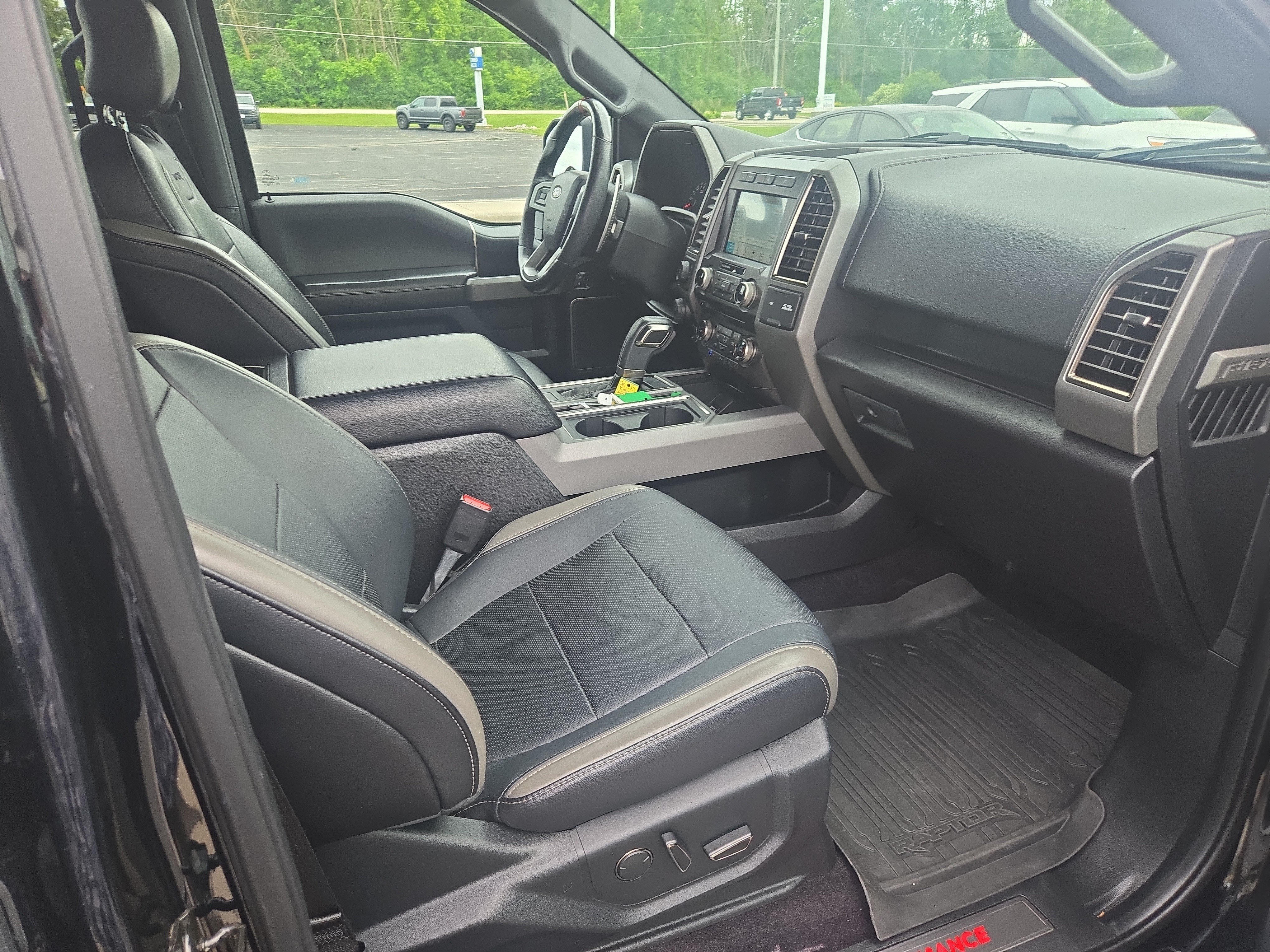 Certified 2017 Ford F150 Raptor w/ Equipment Group 802A Luxury AWD/4WD image 28