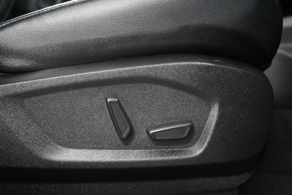 Certified 2024 Ford Edge Titanium AWD/4WD image 32