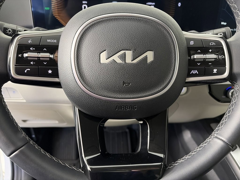 Used 2025 Kia Sorento EX image 16