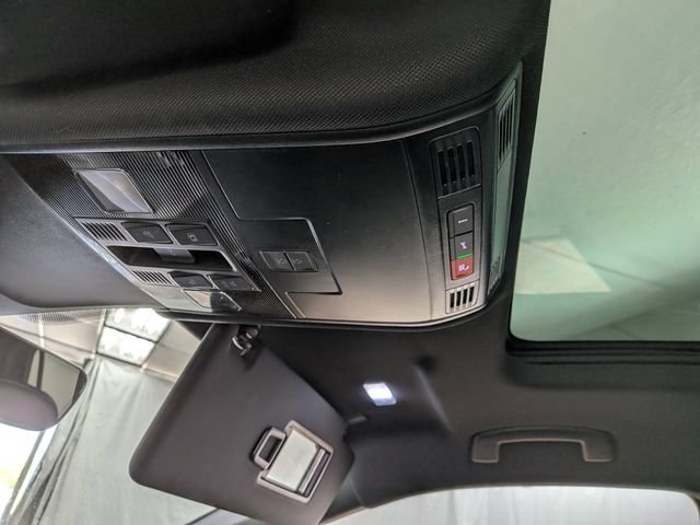 Used 2024 Volkswagen Tiguan SE R-Line w/ MDO Package, Two-Row AWD/4WD image 16
