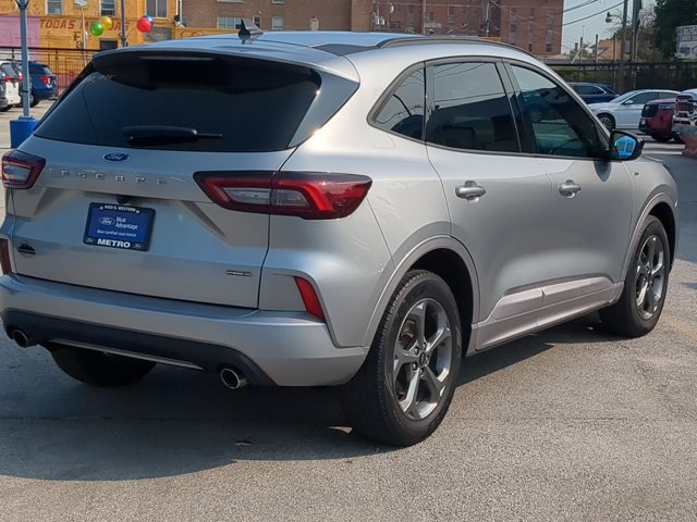 Certified 2024 Ford Escape ST-Line Select AWD/4WD image 4