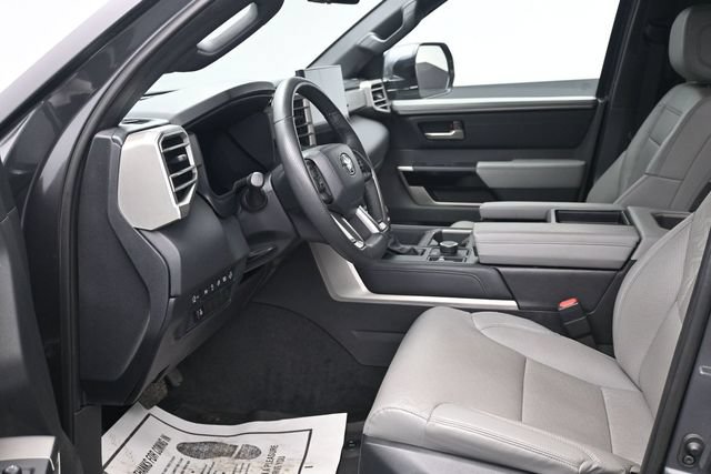 Used 2025 Toyota Tundra Limited AWD/4WD image 6