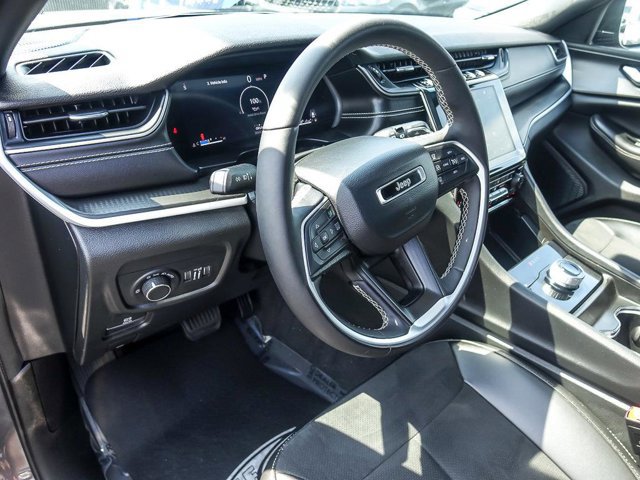 Used 2024 Jeep Grand Cherokee Altitude AWD/4WD image 14