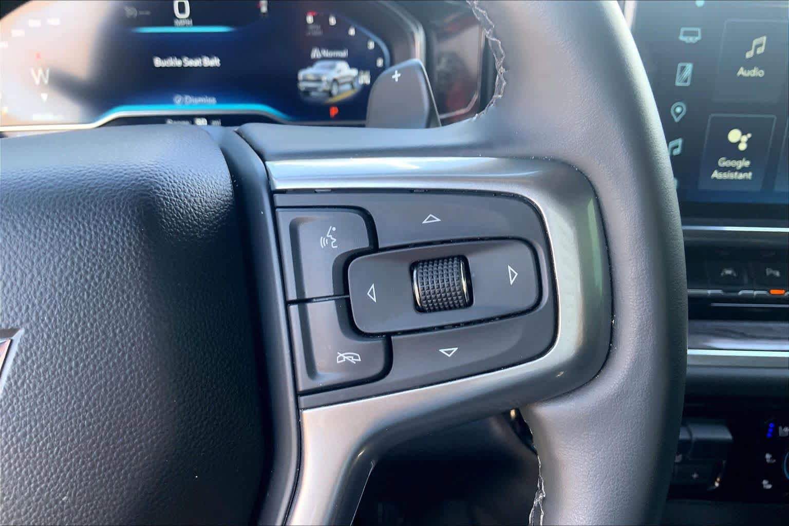 Used 2025 Chevrolet Silverado 1500 LTZ AWD/4WD image 25