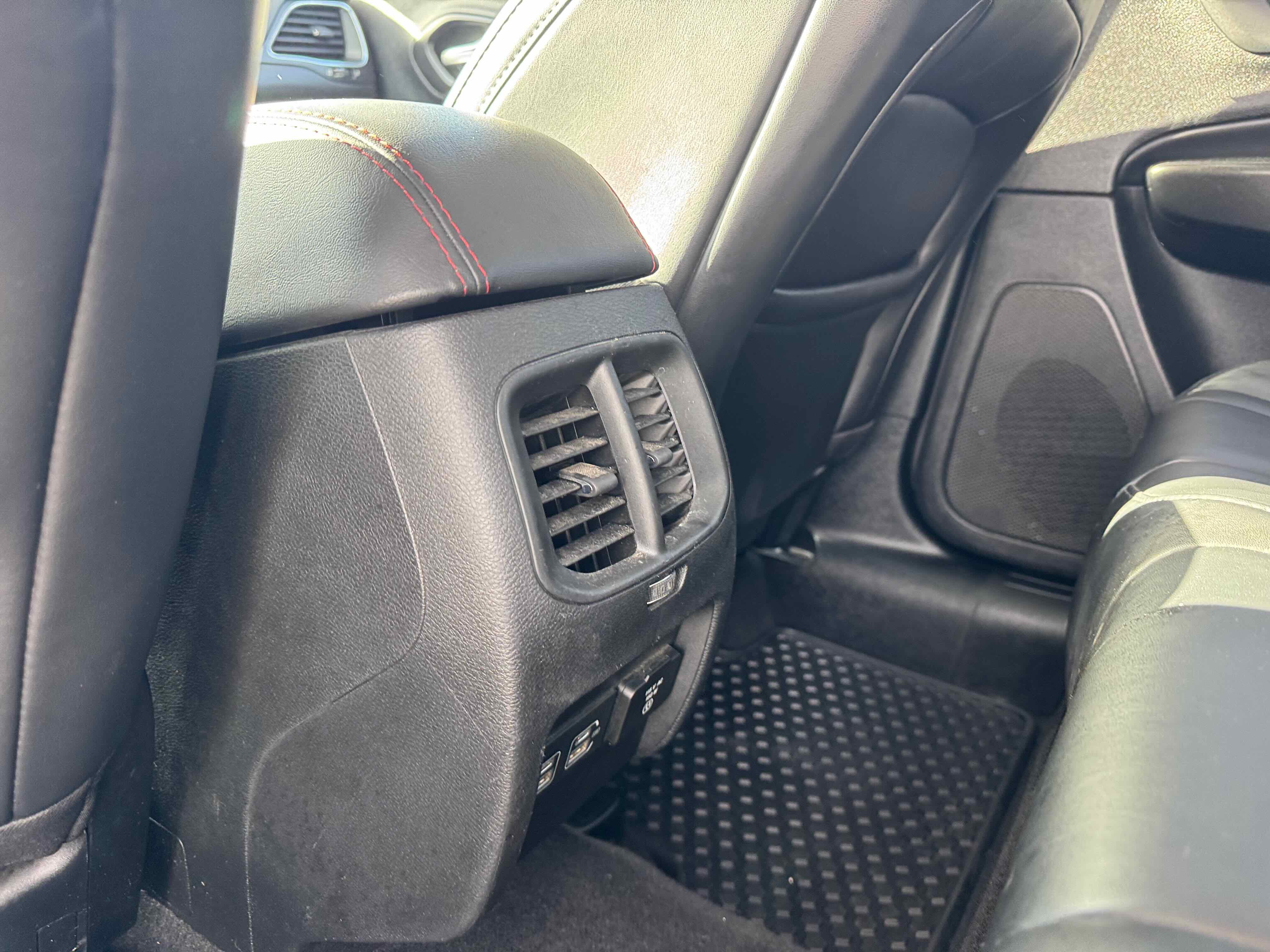 Used 2021 Jeep Cherokee Trailhawk w/ Comfort/Convenience Group image 27