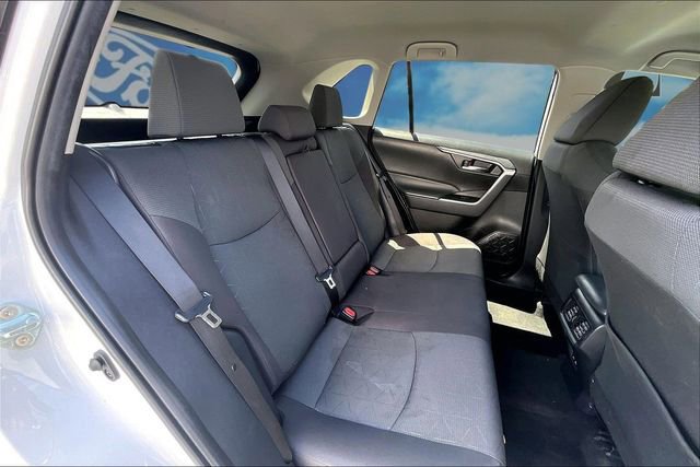 Used 2024 Toyota RAV4 XLE FWD image 25
