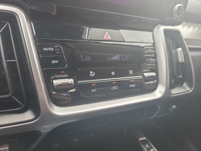 Used 2022 Kia Sorento S w/ Panoramic Sunroof Package FWD image 29