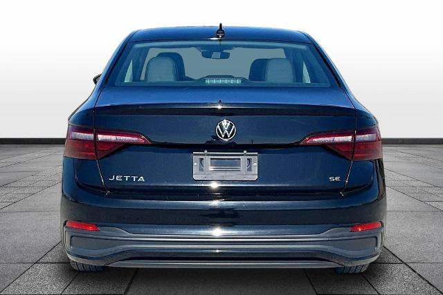 Used 2024 Volkswagen Jetta SE FWD image 4