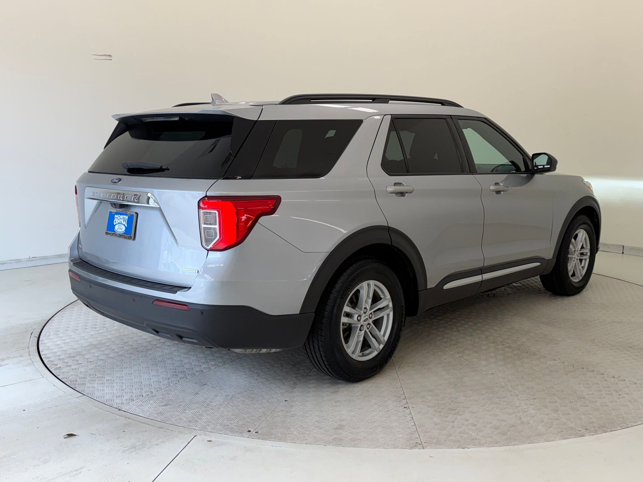 Certified 2020 Ford Explorer XLT image 5