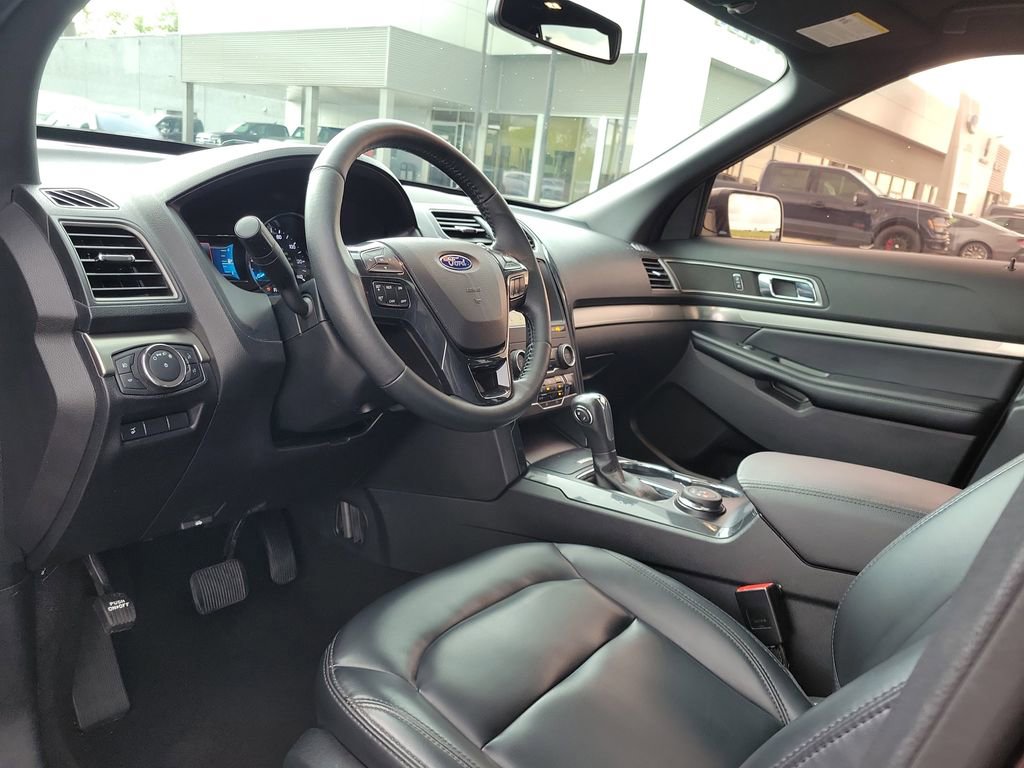 Certified 2019 Ford Explorer XLT w/ Equipment Group 202A AWD/4WD image 21