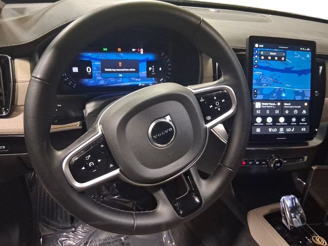 Used 2025 Volvo XC90 B6 Plus AWD/4WD image 13