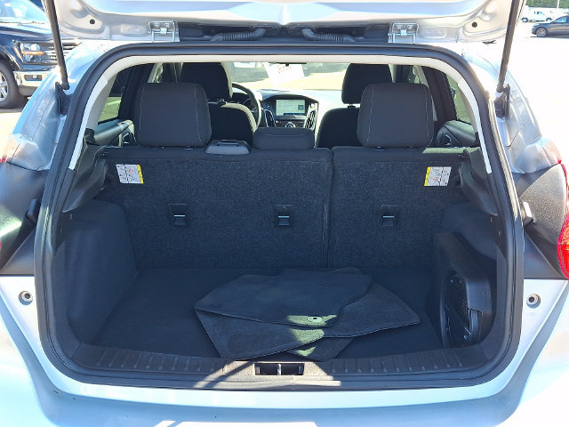 Certified 2018 Ford Focus SEL FWD image 28