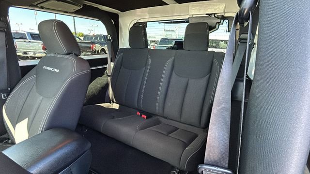 Used 2017 Jeep Wrangler Rubicon w/ Connectivity Group AWD/4WD image 17
