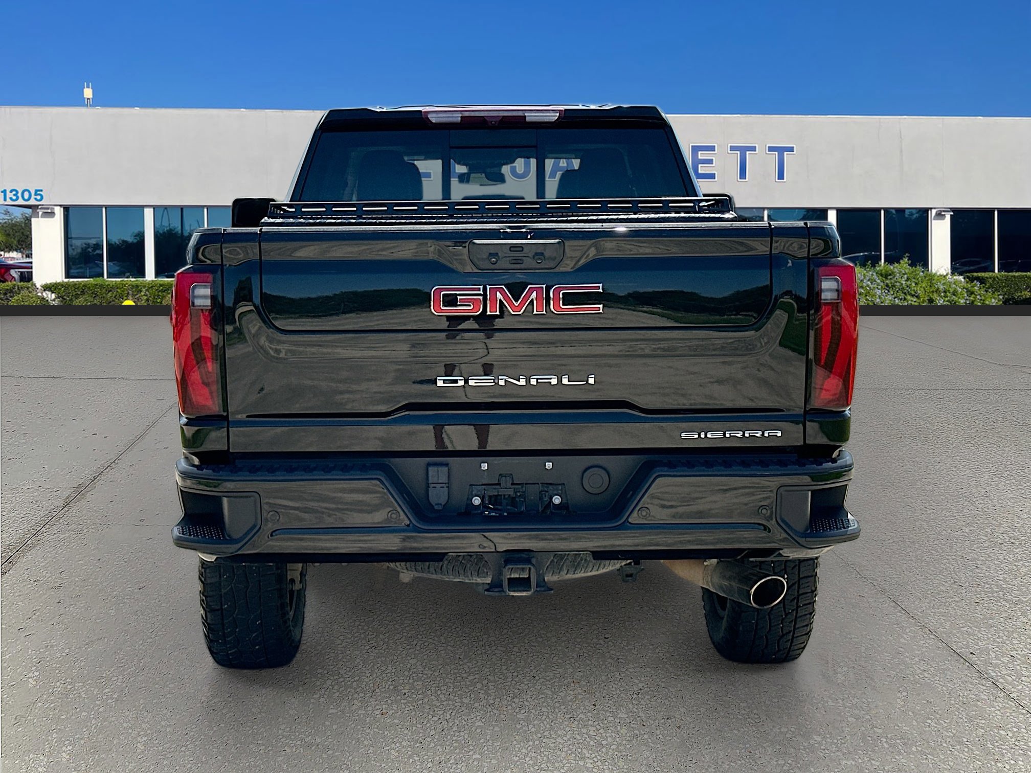Used 2024 GMC Sierra 2500 Denali AWD/4WD image 6
