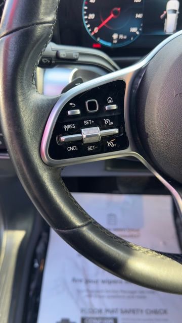 Used 2022 Mercedes-Benz GLB 250 w/ Premium Package Lite image 11