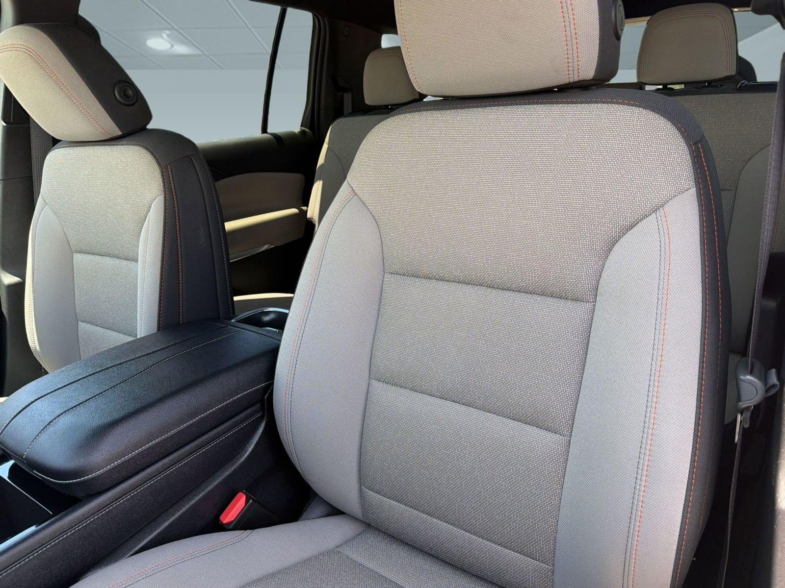 Used 2025 Chevrolet Traverse LT AWD/4WD image 24